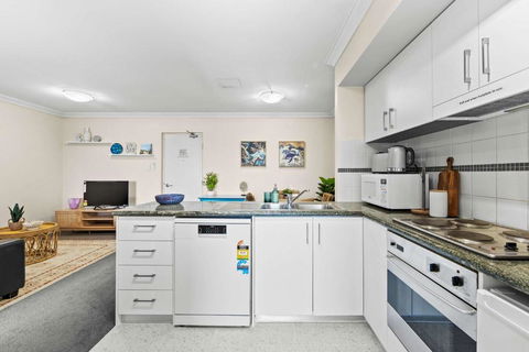 Prime Perth Apartment - Holiday Adelaide 3