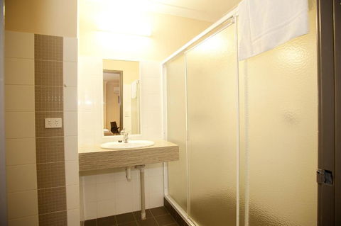 Prince Of Wales Hotel, Bunbury - Holiday Adelaide 3