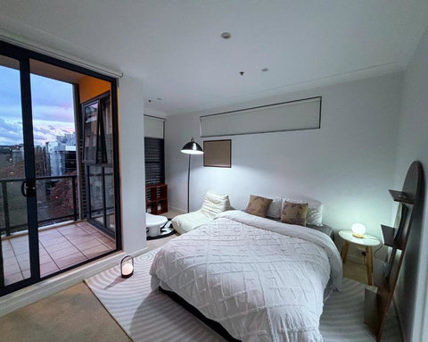 Private Room With Balcony - Holiday Adelaide 0