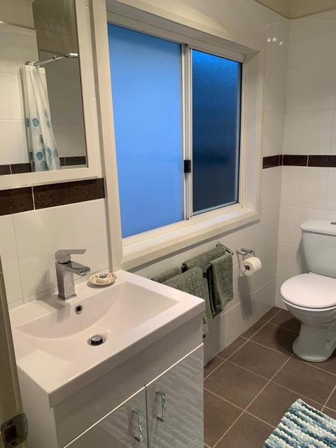 Private Room With Ensuite - Holiday Adelaide 3