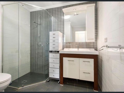 Private Room With Shared Washroom Only In 3bhk Apartment - Holiday Adelaide 2