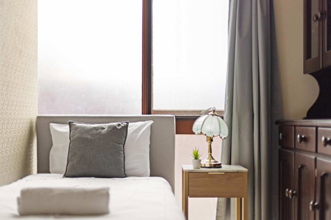 Private Single Room - Centrally Located At Milperra - Shared Bathroom - Holiday Adelaide 1