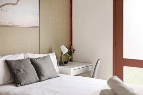 Quaint Double Room - Private Spot At Milperra - Shared Bathroom - Holiday Adelaide 1