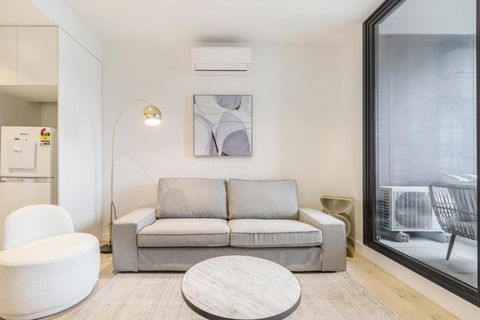 Quaint Stylish Hideout In Trendy South Melbourne - Holiday Adelaide 1