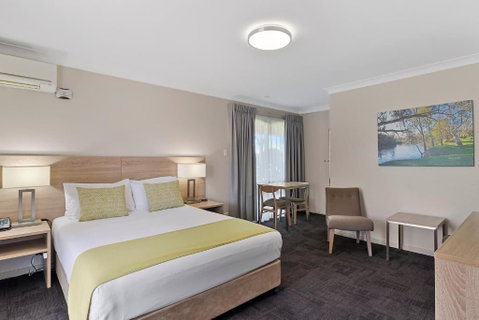 Quality Inn Carriage House - Holiday Adelaide 0