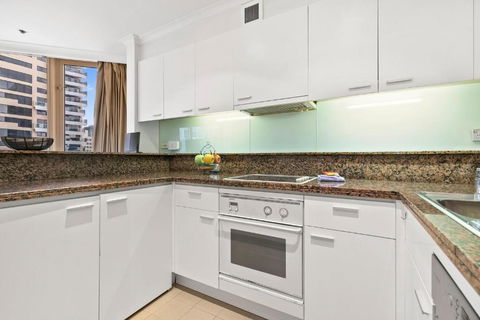 Quay West 2302 Self-Catering - Holiday Adelaide 1
