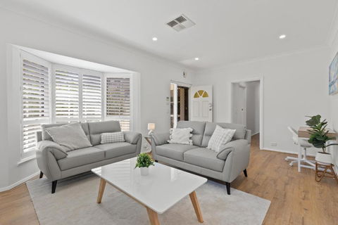 Quiet 2-Bed Retreat With Private Courtyard - Holiday Adelaide 0