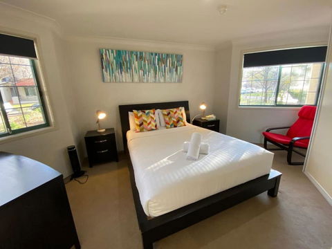 Quiet 2 Bedroom Apt In The Heart Of Old Kingston - Holiday Adelaide 2