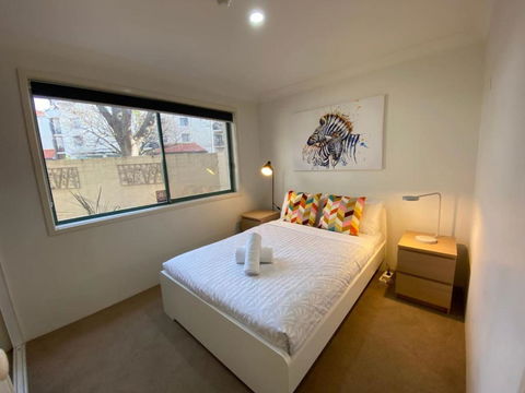 Quiet 2 Bedroom Apt In The Heart Of Old Kingston - Holiday Adelaide 3