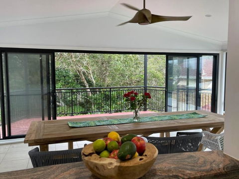 Rainbow Beachhouse - Deluxe, Pristine Location - Holiday Adelaide 2