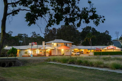 Raintree Motel Biloela - Holiday Adelaide 0
