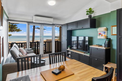 Rawsons Shack Beachfront Unit Suits Single Or Couple - Holiday Adelaide 1