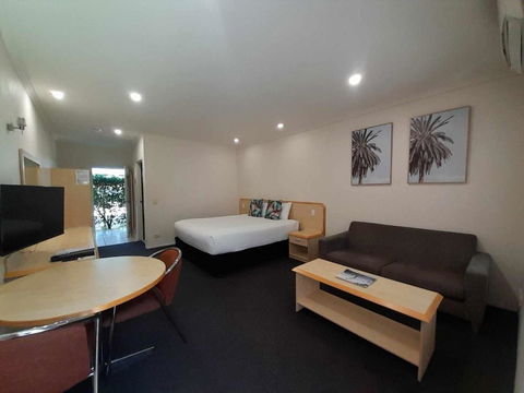 Red Bridge Motor Inn - Holiday Adelaide 0