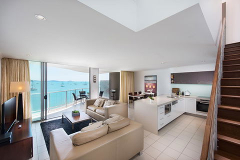 At Marina Shores - Holiday Adelaide 1
