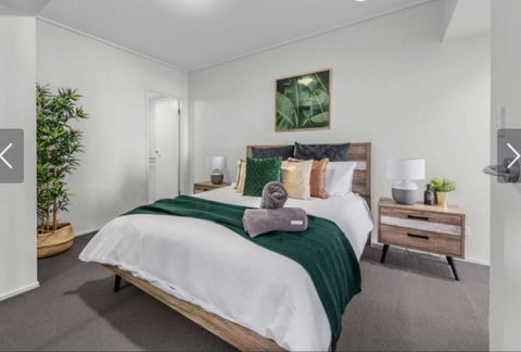 AU1 - Long Stay W Balcony RiverViews Fast WiFi - Holiday Adelaide 2
