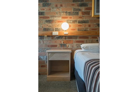 Avoca Beach Hotel - Holiday Adelaide 1