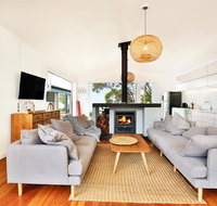 Ayana Beach House - Pet Friendly - Opposite Beach - Holiday Adelaide