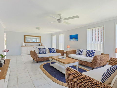 Azure Waters - Perfectly Positioned With Ocean Views - Holiday Adelaide 0