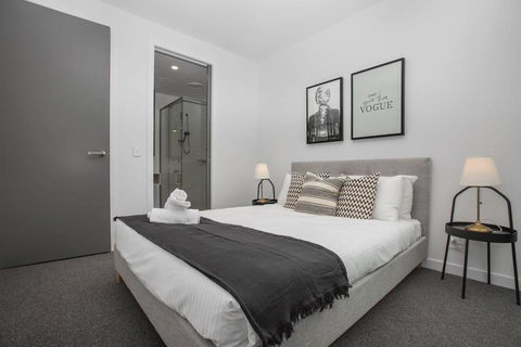  Green-hoodStunning 2 Bedrooms Apt@parkville - Holiday Adelaide 1