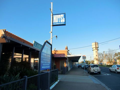 Bairnsdale Kansas City Motel - Holiday Adelaide 3