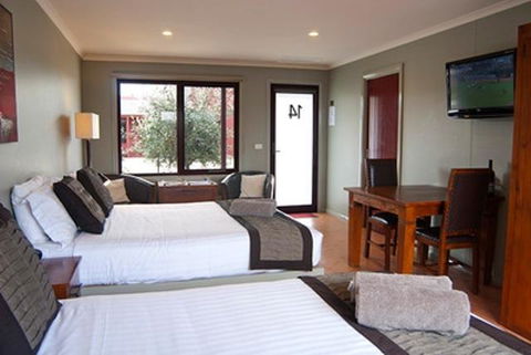 Bairnsdale Motel - Holiday Adelaide 2