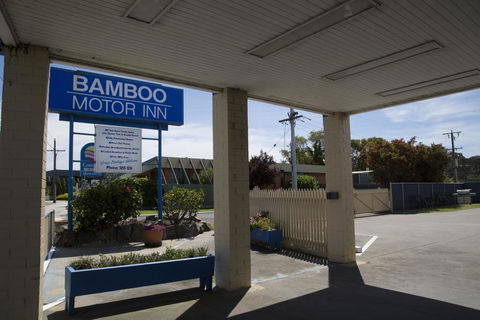 Bamboo Motor Inn - Holiday Adelaide 2
