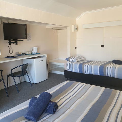 Bamboo Motor Inn - Holiday Adelaide 3
