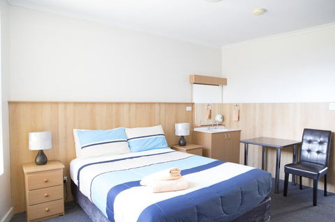 Bamboo Motor Inn - Holiday Adelaide 1