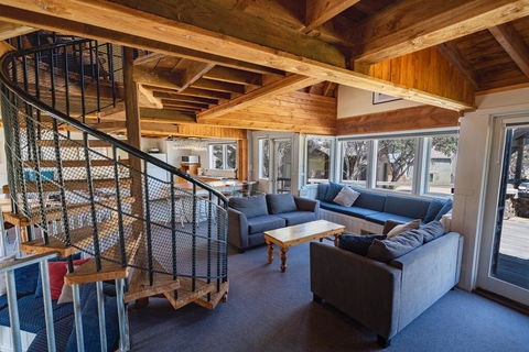 Banjo's Chalet, Alpine-getaways - Holiday Adelaide 3
