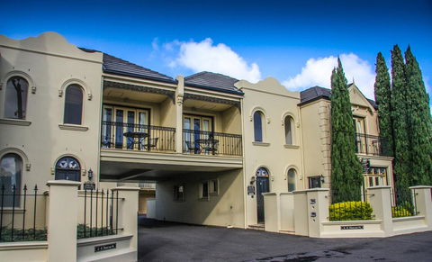 Banyan Place - Holiday Adelaide 0