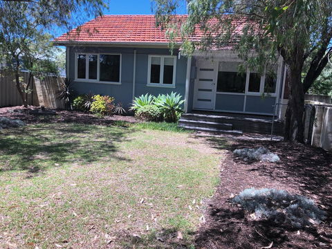 Barefoot Beach Cottage - Busselton - Holiday Adelaide 0