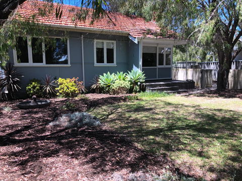 Barefoot Beach Cottage - Busselton - Holiday Adelaide 3