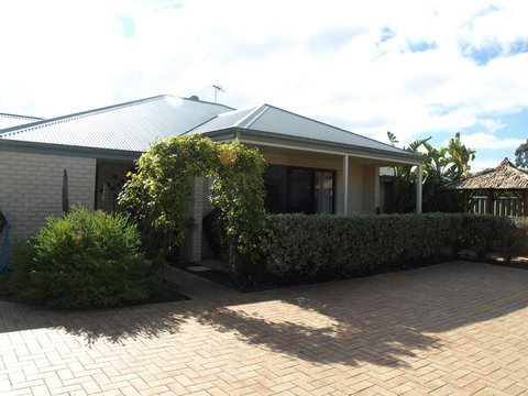 Baudins Of Busselton Bed And Breakfast - Holiday Adelaide 3