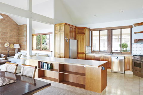 Bay Beach House - Holiday Adelaide 3