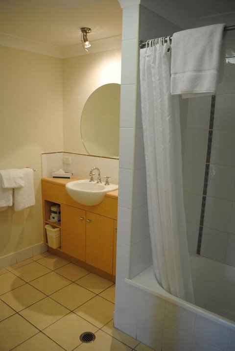 Bay Village Tropical Retreat & Apartments - Holiday Adelaide 3