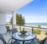 Bayline Beachfront Apartment no 4 - Holiday Adelaide
