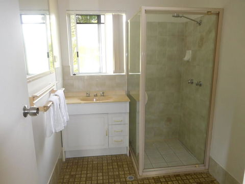 Bayshores Apartment Hervey Bay - Holiday Adelaide 3
