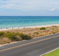 Bayside Beauty - Holiday Adelaide