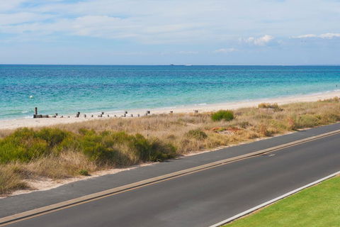 Bayside Beauty - Holiday Adelaide 0