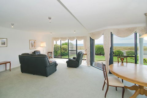 Bayside Beauty - Holiday Adelaide 2