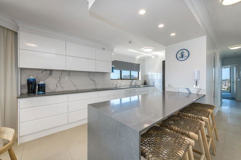 Bayview Apartments Rainbow Bay - Holiday Adelaide 2