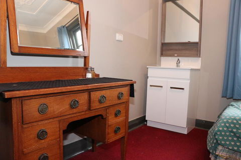 Bayview Hotel - Batemans Bay - Holiday Adelaide 1