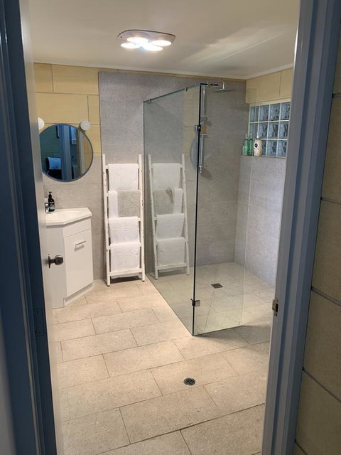 Bayview No 2 - Next To The Beach - Holiday Adelaide 2