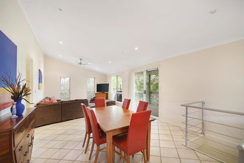 Beach Affair - 10 Callitris Crescent - Holiday Adelaide 1