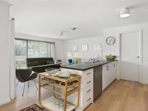 Beach Fun - 11 Broadbeach Drive - Holiday Adelaide 2