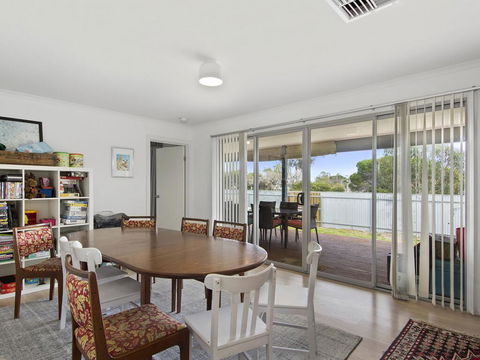 Beach Fun - 11 Broadbeach Drive - Holiday Adelaide 1