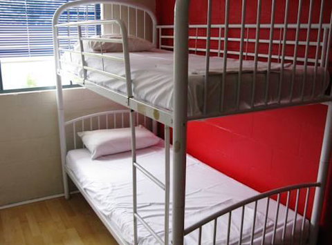 Beach Hostel Mooloolaba - Holiday Adelaide 1