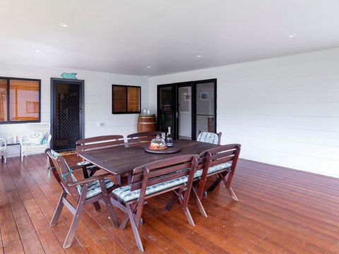Beach House - Holiday Adelaide 2