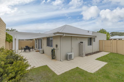 Beach Resort Chalet - Holiday Adelaide 3
