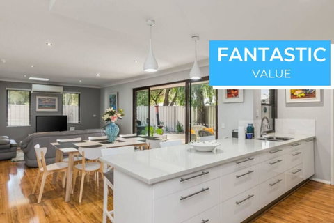 Beach Retreat Quinns Rocks - Holiday Adelaide 0